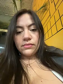 Bella_Pascualina live cam on StripChat