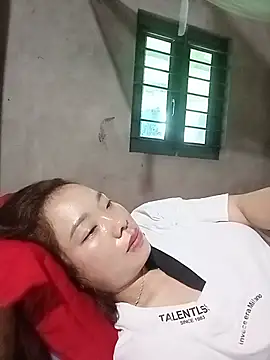 Just-sunbeam live cam on StripChat