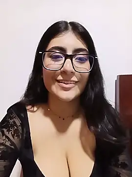 Miakhalifa__ webcam