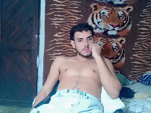 maicktentacionxxx live cam on StripChat