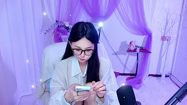 Tili_Lucky live cam on StripChat