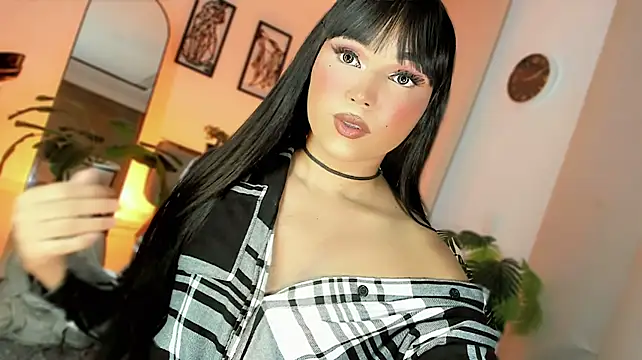 misstreslatin webcam