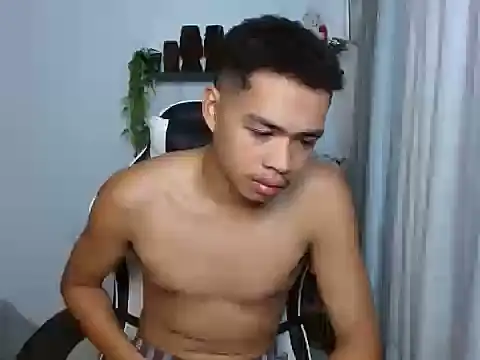 curlyasian_njxx live cam on StripChat