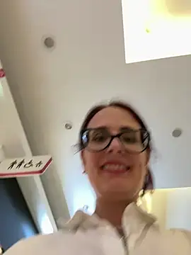 NataKitten live sex cam