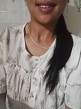 Helen-nn live cam on StripChat