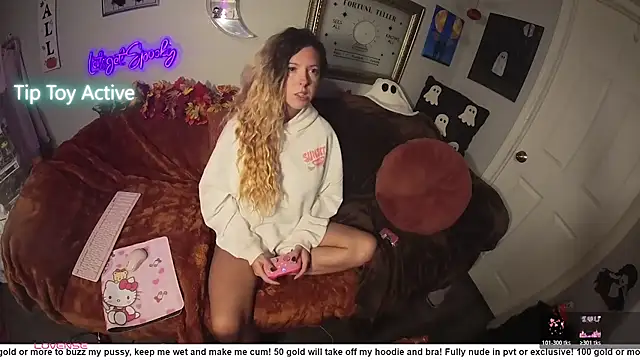 nikki_juggs (F milf) - Tip 20 or more to buzz me