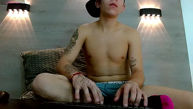 gaeliitto (M twink) - ALL NAKED:devil:
