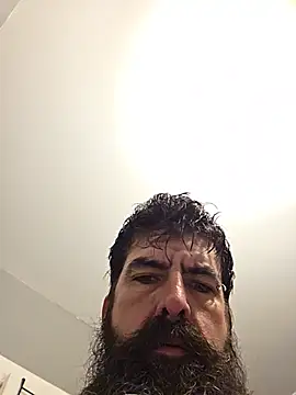 DaddyBadTouches снимок онлайн-комнаты на Stripchat
