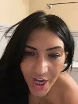 LittleMissEeve webcam