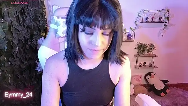 Eymmy_24 live cam on StripChat