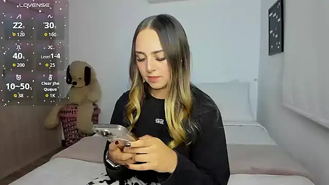 sophie_morenoo live cam on StripChat