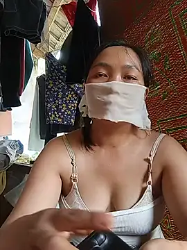 Hiha-nn live cam on StripChat