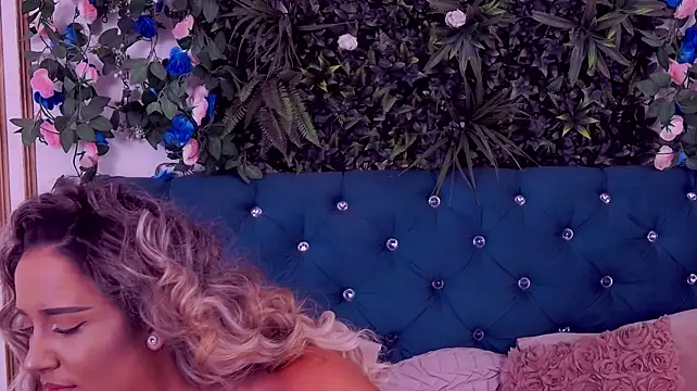 CherryMuse_ live cam on StripChat