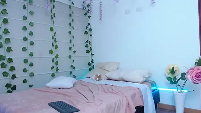 sarabubbie (Ask my age) - Doggy Style