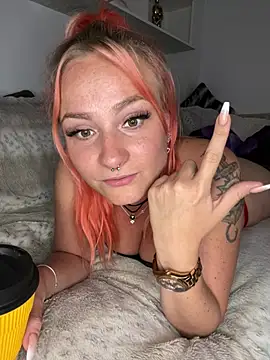 Fiebie_licious_ live cam