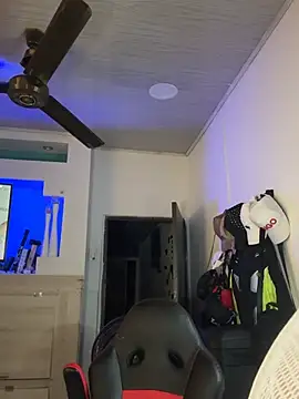 AngelLatinBoy webcam