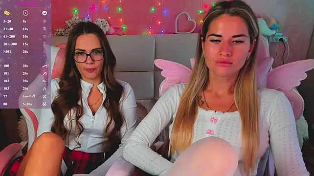 hotty_girls_here (Ask my age) - HOT KISS