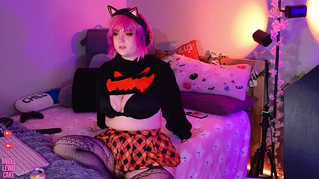Angel-Lewd-Cake