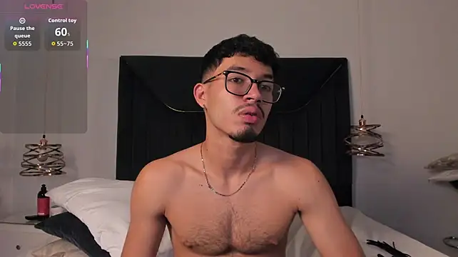 Jaxon_Carter live cam on StripChat