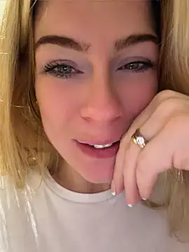 oliviafranciis live sex cam