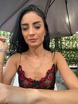 feetvibe (F young) - Find out who is thinking about you