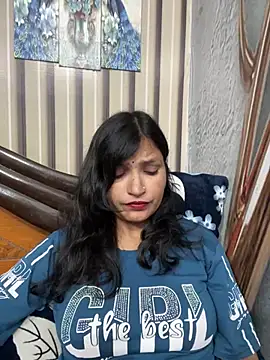 Priyaa_1433