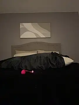 nikkiloveee live sex cam