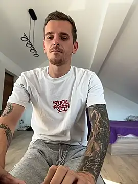 Huge_cock22cm live cam on StripChat