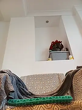 HotHornyEmmaX live cam on StripChat