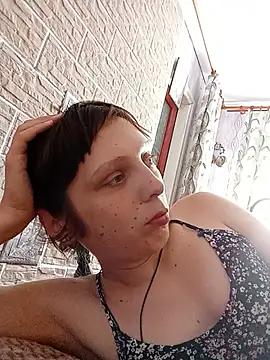 Ponka2011 live cam on StripChat