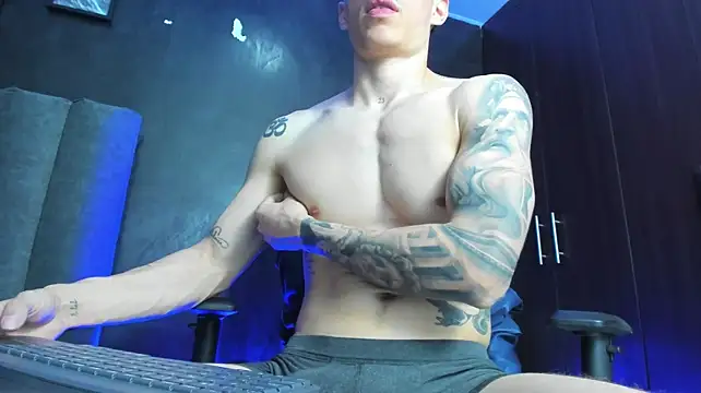 Enzo_Maserati live sex cam
