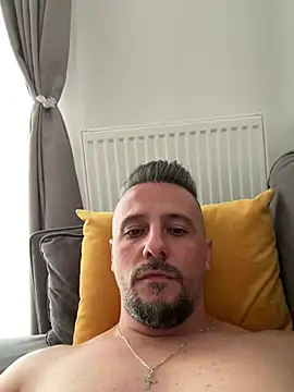 InsaneMattt live cam on StripChat