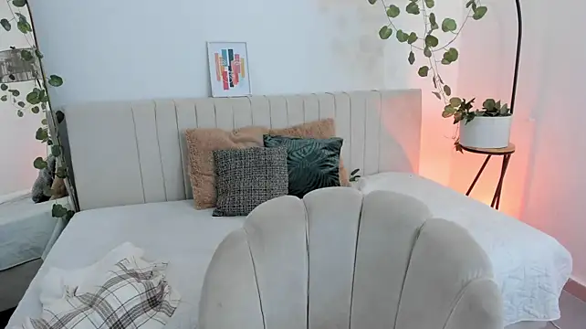 EmmaLily live cam on StripChat