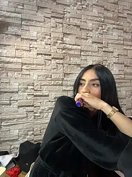 Lucyjoi live cam on StripChat