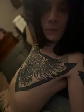 XAhntiQ live cam on StripChat