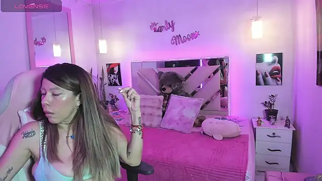 Karly_moon webcam