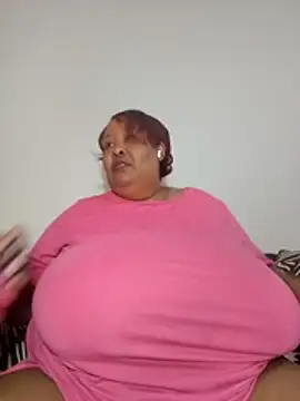 nancy111 (F milf) - Make me squit and cum on my toy
