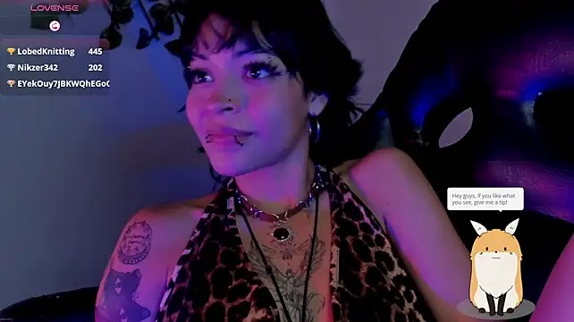 Anny_Kiitty live cam on StripChat