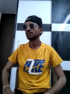 Naughty_Saket14 live cam on StripChat