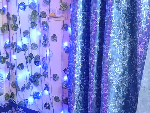 hii_kavya live cam on StripChat
