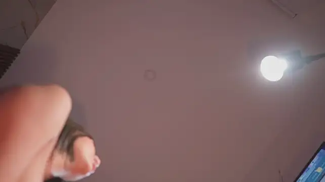 sophiefoxy__ (F young) - ride dildo