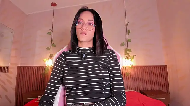 daphne_courtis live cam on StripChat