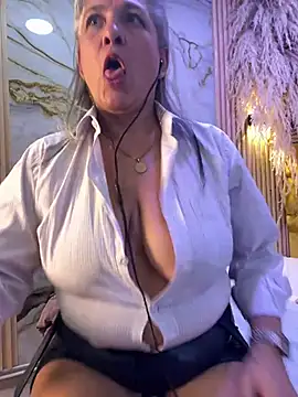 misevie (F mature) - ride dildo *5 min