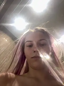 milssweetx (F teen) - Tits out 2 minutes🍒