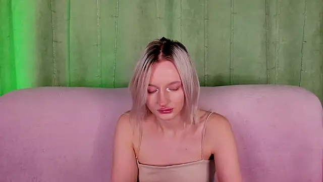 AlessaKiss live cam on StripChat