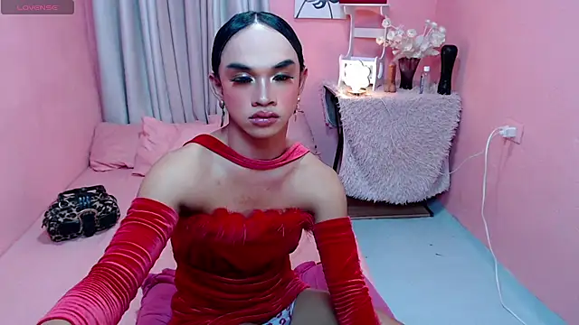 VivienneLuxe live cam on StripChat