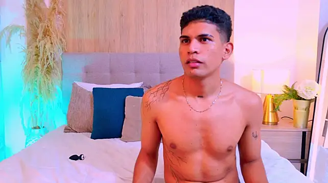 RoseAndDominic live cam on StripChat
