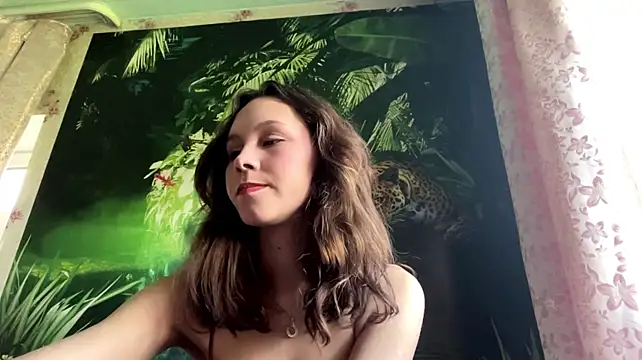EllynDincher live cam on StripChat