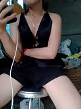 TrucBaby live cam on StripChat