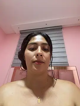 Sophie__Foxxx live cam on StripChat